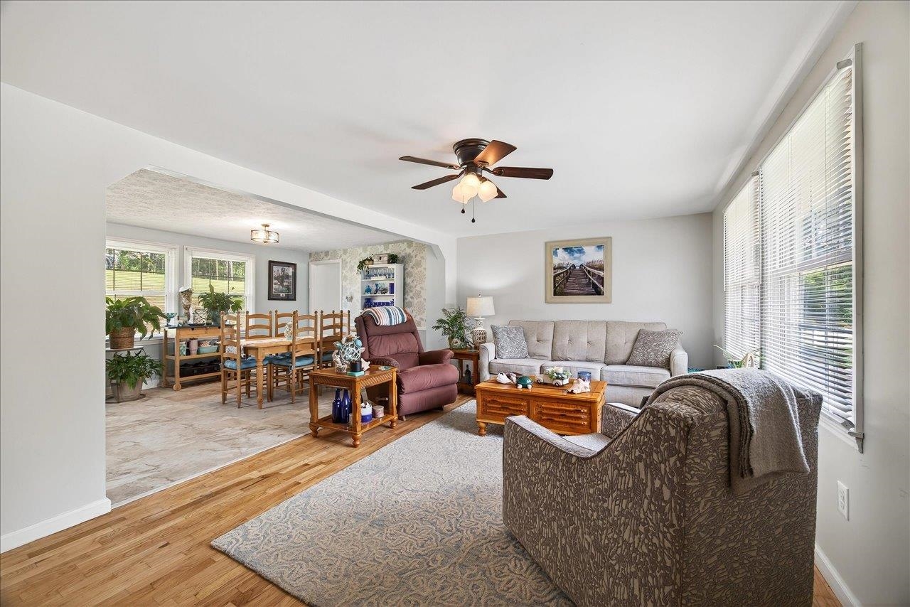 2861 OLD BUENA VISTA RD, BUENA VISTA, Virginia 24416, 3 Bedrooms Bedrooms, ,1 BathroomBathrooms,Residential,2861 OLD BUENA VISTA RD,669538 MLS # 669538