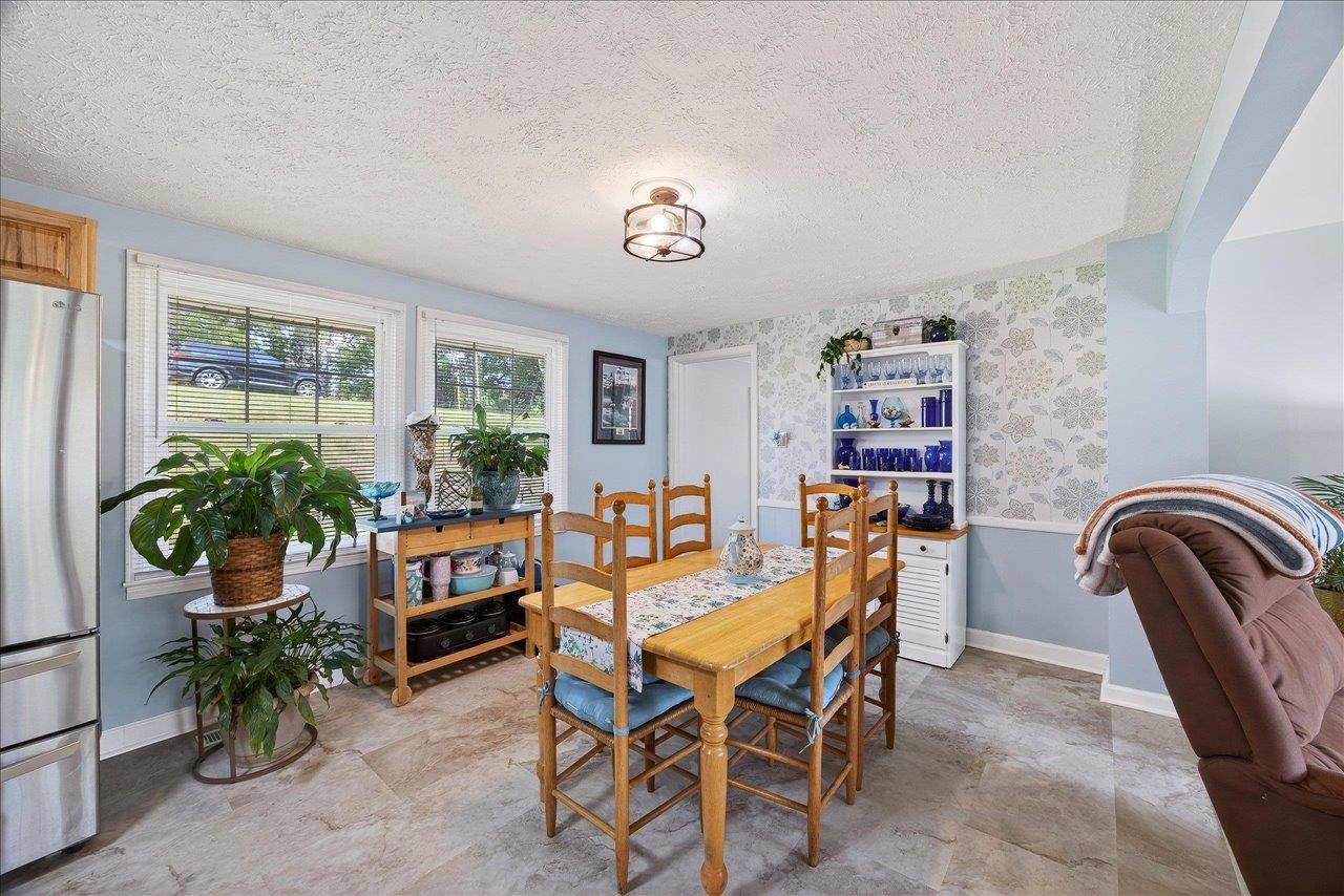 2861 OLD BUENA VISTA RD, BUENA VISTA, Virginia 24416, 3 Bedrooms Bedrooms, ,1 BathroomBathrooms,Residential,2861 OLD BUENA VISTA RD,669538 MLS # 669538