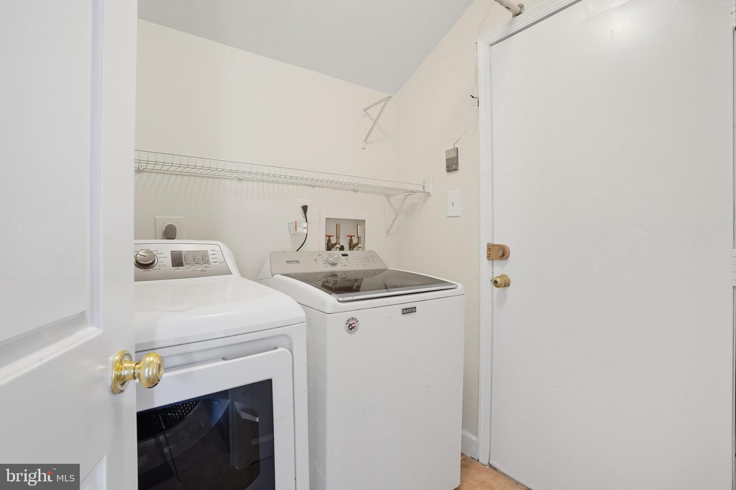9207 HUNTING PINES PL, FAIRFAX, Virginia 22032, 3 Bedrooms Bedrooms, ,2 BathroomsBathrooms,Residential,For sale,9207 HUNTING PINES PL,VAFX2262336 MLS # VAFX2262336