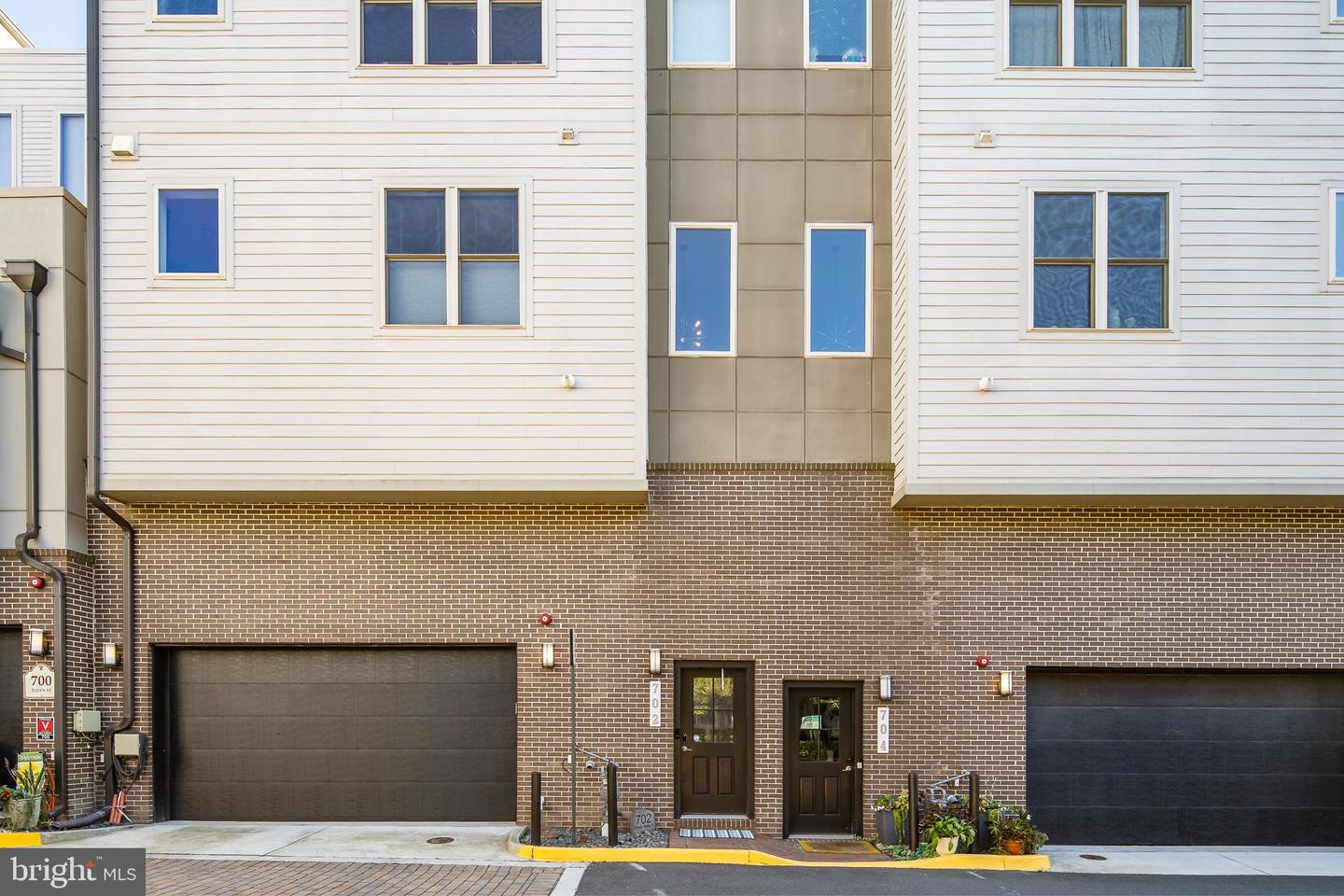 702 ELDEN ST #B, HERNDON, Virginia 20170, 3 Bedrooms Bedrooms, ,3 BathroomsBathrooms,Residential,For sale,702 ELDEN ST #B,VAFX2265100 MLS # VAFX2265100