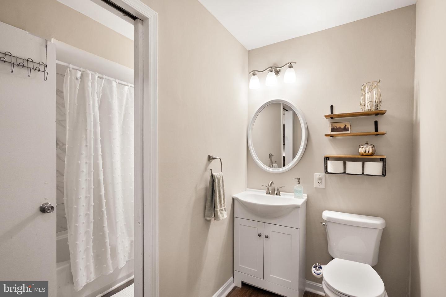 5906-D BAYSHIRE RD, SPRINGFIELD, Virginia 22152, 2 Bedrooms Bedrooms, ,1 BathroomBathrooms,Residential,For sale,5906-D BAYSHIRE RD,VAFX2268278 MLS # VAFX2268278