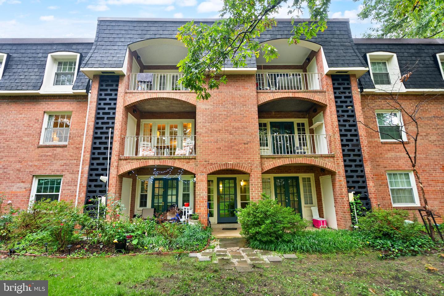 5906-D BAYSHIRE RD, SPRINGFIELD, Virginia 22152, 2 Bedrooms Bedrooms, ,1 BathroomBathrooms,Residential,For sale,5906-D BAYSHIRE RD,VAFX2268278 MLS # VAFX2268278