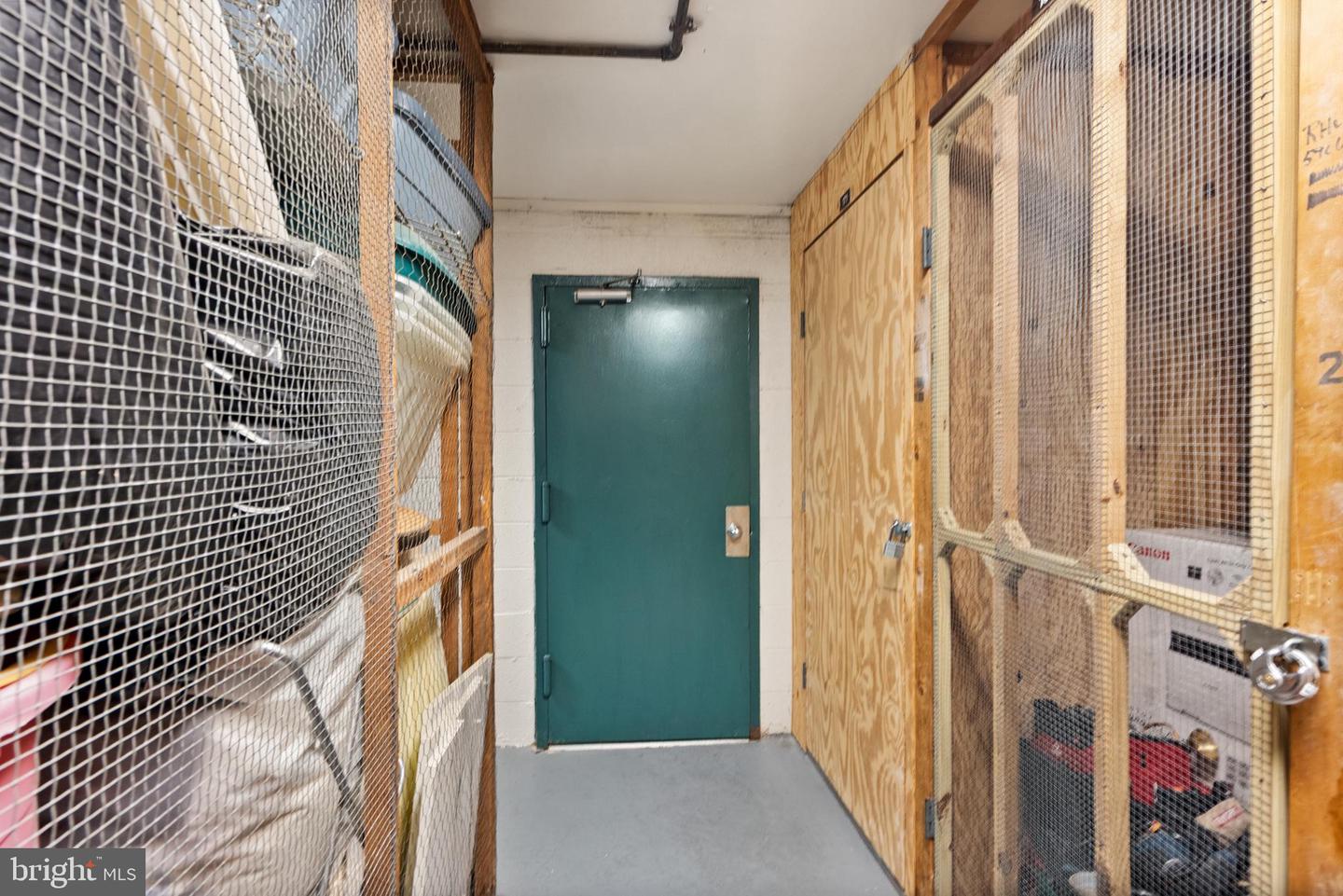 5906-D BAYSHIRE RD, SPRINGFIELD, Virginia 22152, 2 Bedrooms Bedrooms, ,1 BathroomBathrooms,Residential,For sale,5906-D BAYSHIRE RD,VAFX2268278 MLS # VAFX2268278