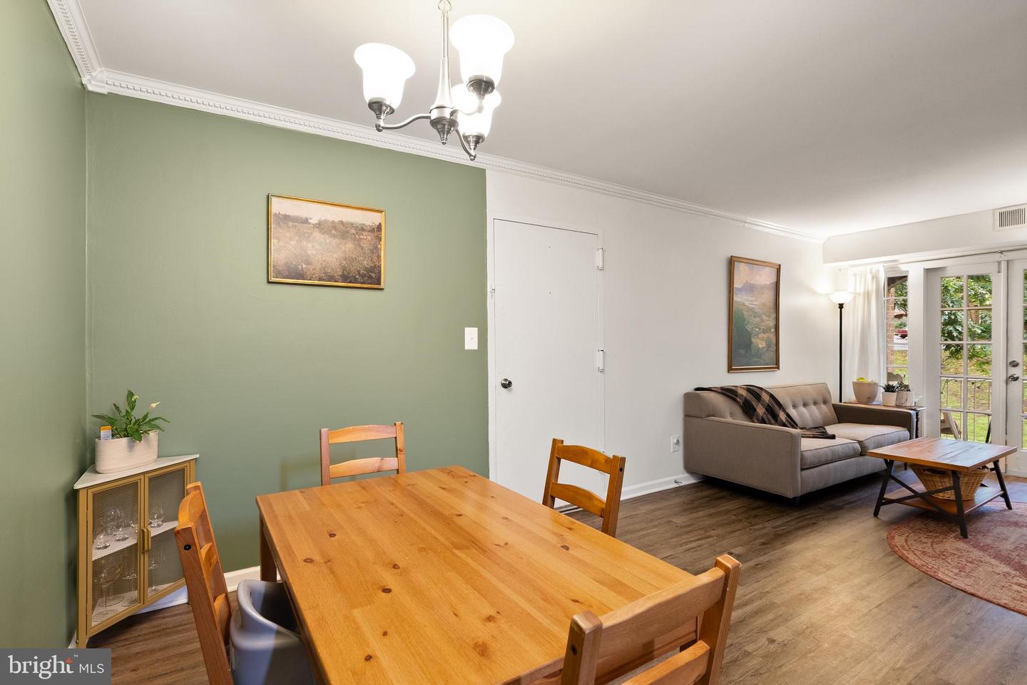 5906-D BAYSHIRE RD, SPRINGFIELD, Virginia 22152, 2 Bedrooms Bedrooms, ,1 BathroomBathrooms,Residential,For sale,5906-D BAYSHIRE RD,VAFX2268278 MLS # VAFX2268278