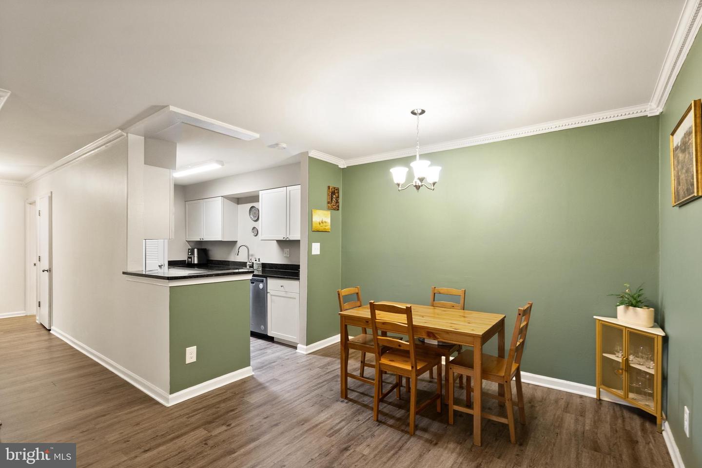 5906-D BAYSHIRE RD, SPRINGFIELD, Virginia 22152, 2 Bedrooms Bedrooms, ,1 BathroomBathrooms,Residential,For sale,5906-D BAYSHIRE RD,VAFX2268278 MLS # VAFX2268278