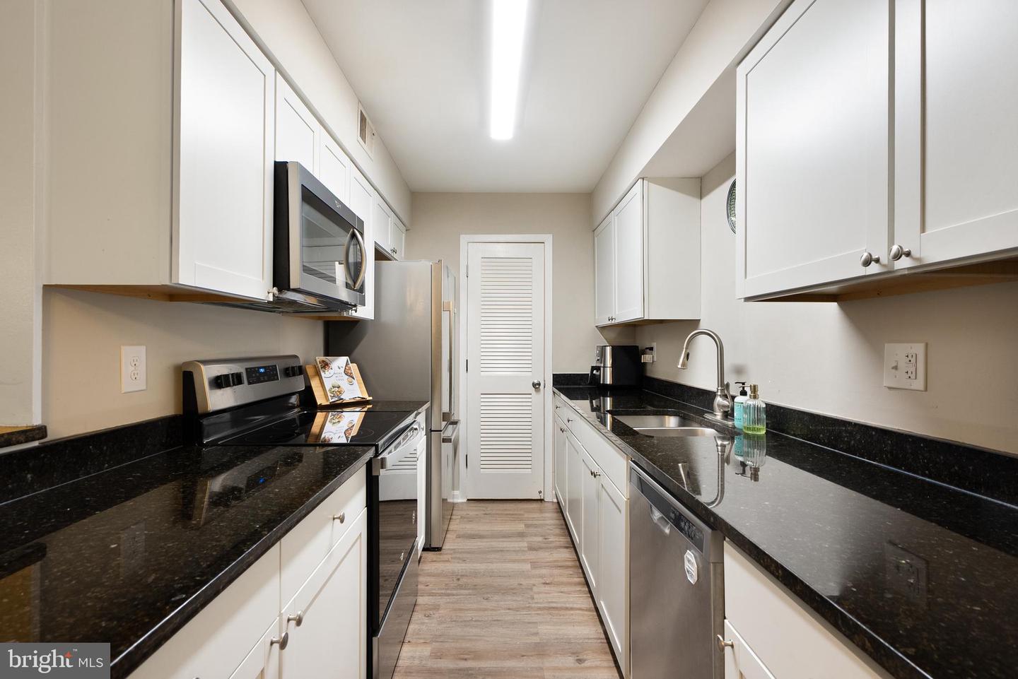 5906-D BAYSHIRE RD, SPRINGFIELD, Virginia 22152, 2 Bedrooms Bedrooms, ,1 BathroomBathrooms,Residential,For sale,5906-D BAYSHIRE RD,VAFX2268278 MLS # VAFX2268278