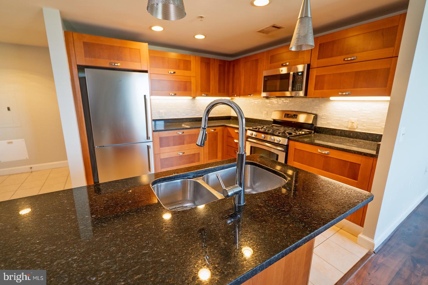2451 MIDTOWN AVE #713, ALEXANDRIA, Virginia 22303, 2 Bedrooms Bedrooms, 4 Rooms Rooms,2 BathroomsBathrooms,Residential,For sale,2451 MIDTOWN AVE #713,VAFX2268892 MLS # VAFX2268892