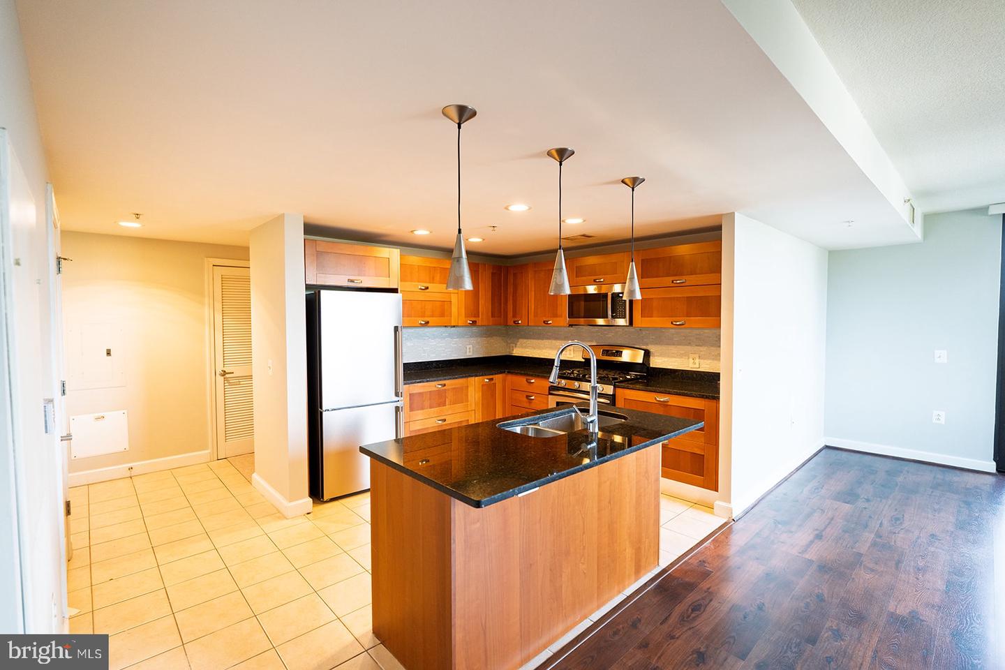 2451 MIDTOWN AVE #713, ALEXANDRIA, Virginia 22303, 2 Bedrooms Bedrooms, 4 Rooms Rooms,2 BathroomsBathrooms,Residential,For sale,2451 MIDTOWN AVE #713,VAFX2268892 MLS # VAFX2268892