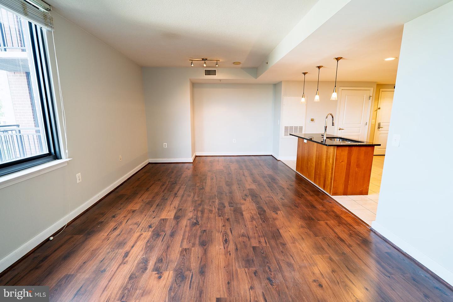 2451 MIDTOWN AVE #713, ALEXANDRIA, Virginia 22303, 2 Bedrooms Bedrooms, 4 Rooms Rooms,2 BathroomsBathrooms,Residential,For sale,2451 MIDTOWN AVE #713,VAFX2268892 MLS # VAFX2268892