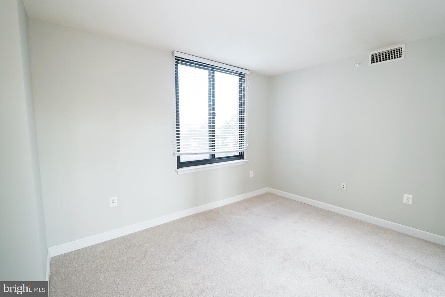 2451 MIDTOWN AVE #713, ALEXANDRIA, Virginia 22303, 2 Bedrooms Bedrooms, 4 Rooms Rooms,2 BathroomsBathrooms,Residential,For sale,2451 MIDTOWN AVE #713,VAFX2268892 MLS # VAFX2268892