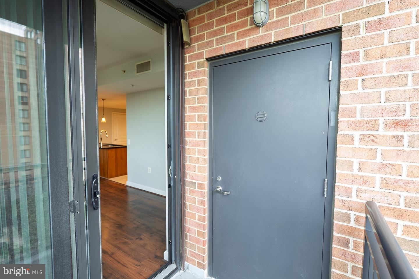 2451 MIDTOWN AVE #713, ALEXANDRIA, Virginia 22303, 2 Bedrooms Bedrooms, 4 Rooms Rooms,2 BathroomsBathrooms,Residential,For sale,2451 MIDTOWN AVE #713,VAFX2268892 MLS # VAFX2268892