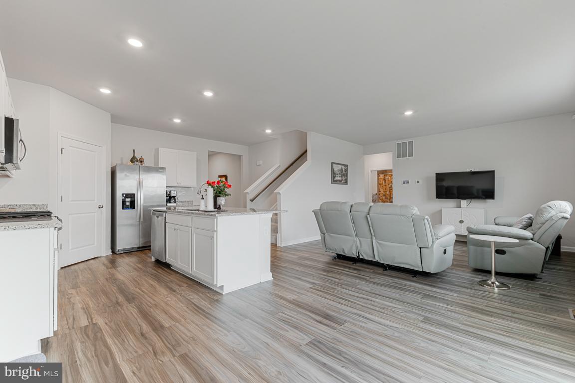 620 WEEKS CT, BERRYVILLE, Virginia 22611, 5 Bedrooms Bedrooms, ,3 BathroomsBathrooms,Residential,For sale,620 WEEKS CT,VACL2006102 MLS # VACL2006102