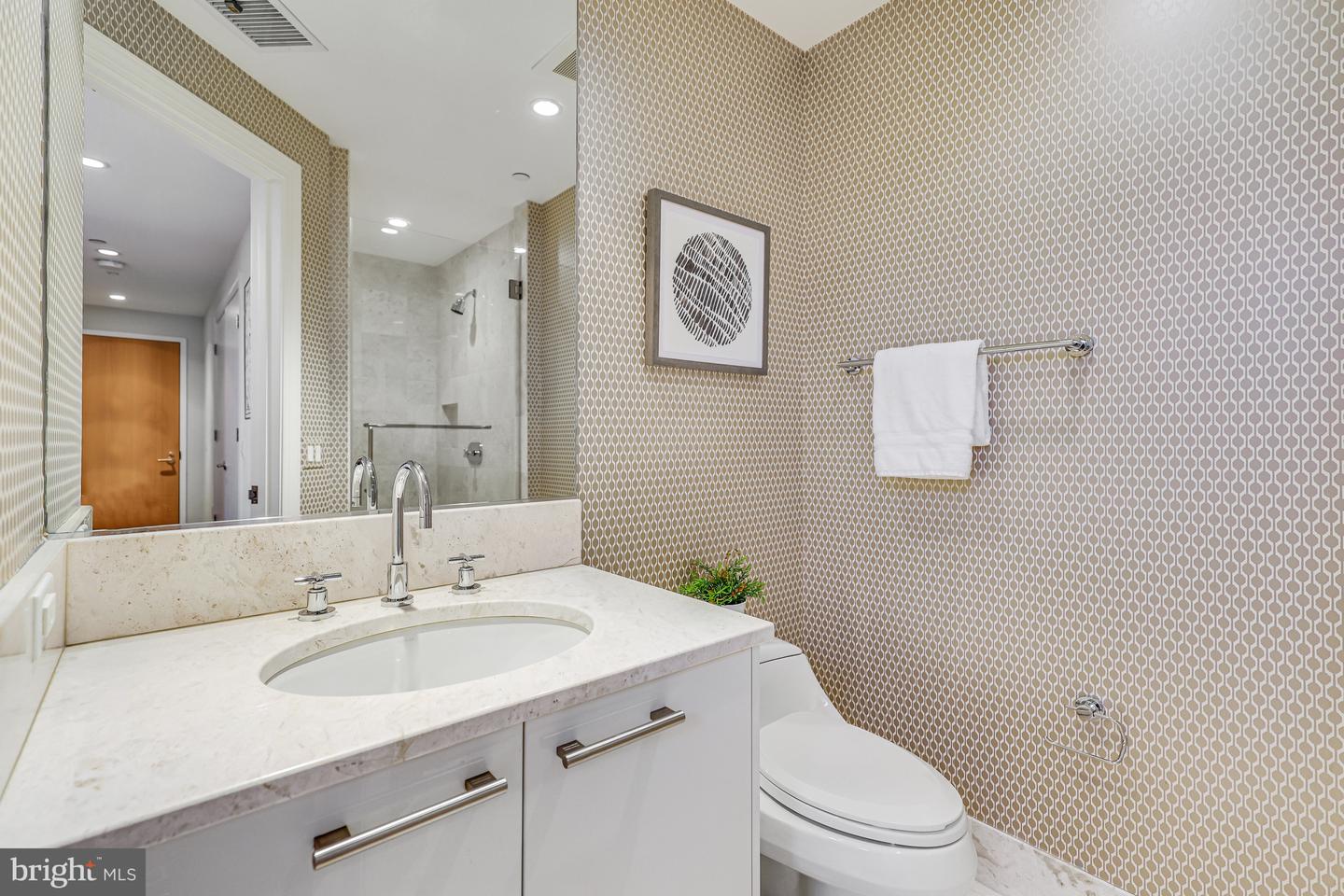 1881 N NASH ST #1706, ARLINGTON, Virginia 22209, 1 Bedroom Bedrooms, ,2 BathroomsBathrooms,Residential,For sale,1881 N NASH ST #1706,VAAR2064256 MLS # VAAR2064256