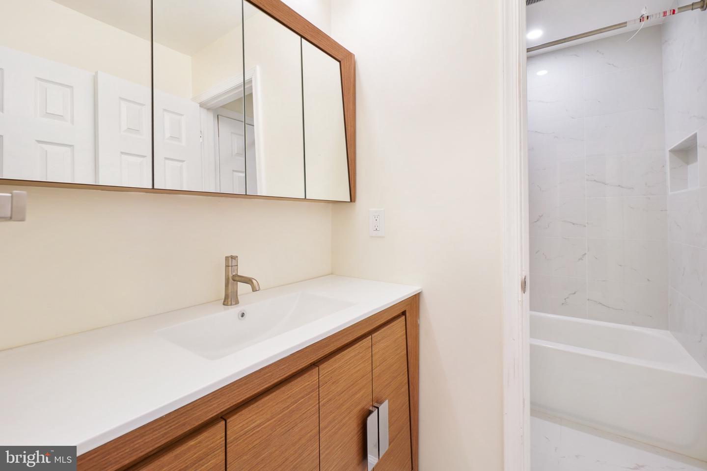 1050 RAMSGATE CT #C, STERLING, Virginia 20164, 3 Bedrooms Bedrooms, 5 Rooms Rooms,2 BathroomsBathrooms,Residential,For sale,1050 RAMSGATE CT #C,VALO2107800 MLS # VALO2107800
