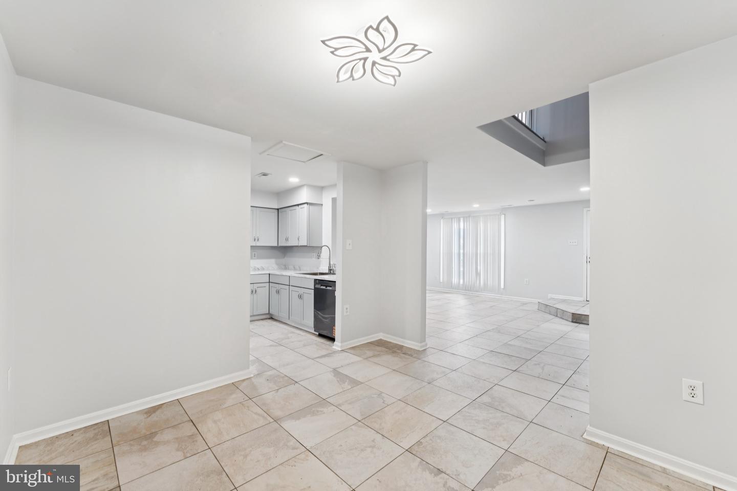 7527 BELLE GRAE DR, MANASSAS, Virginia 20109, 3 Bedrooms Bedrooms, ,2 BathroomsBathrooms,Residential,For sale,7527 BELLE GRAE DR,VAPW2104932 MLS # VAPW2104932