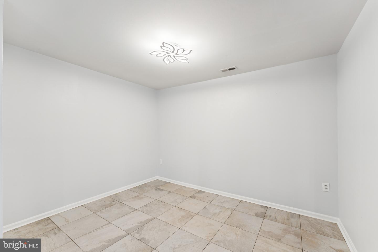 7527 BELLE GRAE DR, MANASSAS, Virginia 20109, 3 Bedrooms Bedrooms, ,2 BathroomsBathrooms,Residential,For sale,7527 BELLE GRAE DR,VAPW2104932 MLS # VAPW2104932
