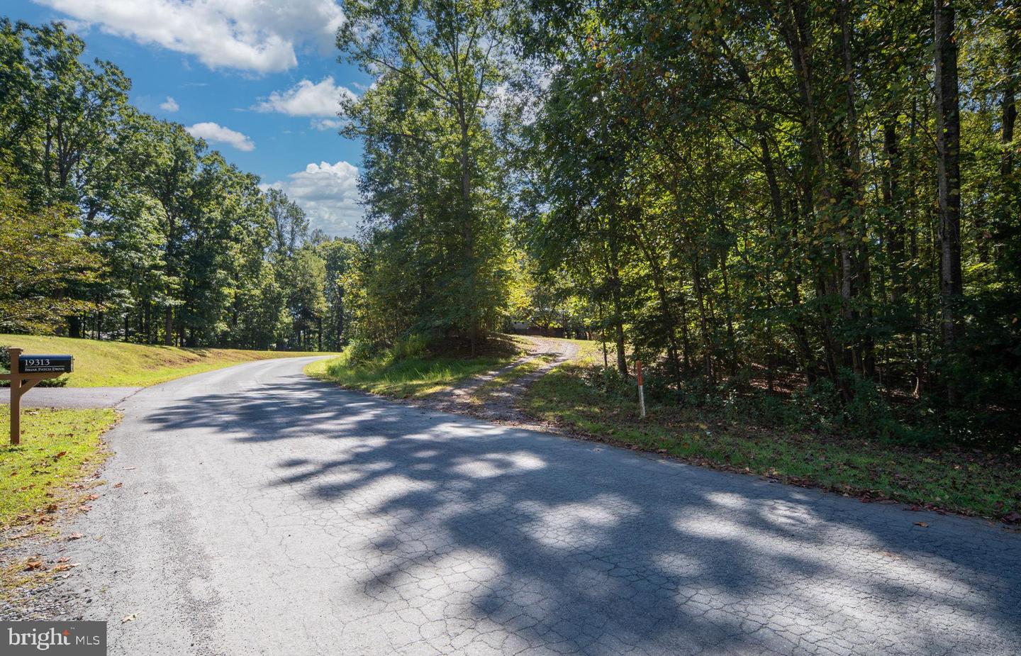 19312 BRIAR PATCH DR, GORDONSVILLE, Virginia 22942, 4 Bedrooms Bedrooms, 7 Rooms Rooms,2 BathroomsBathrooms,Residential,For sale,19312 BRIAR PATCH DR,VAOR2012438 MLS # VAOR2012438