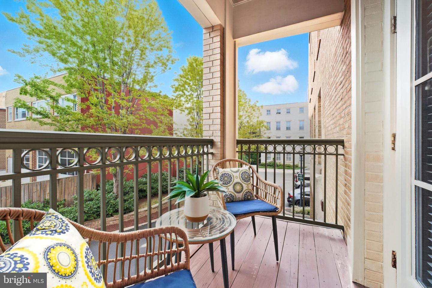 1115 CAMERON ST #215, ALEXANDRIA, Virginia 22314, 2 Bedrooms Bedrooms, ,2 BathroomsBathrooms,Residential,For sale,1115 CAMERON ST #215,VAAX2050368 MLS # VAAX2050368