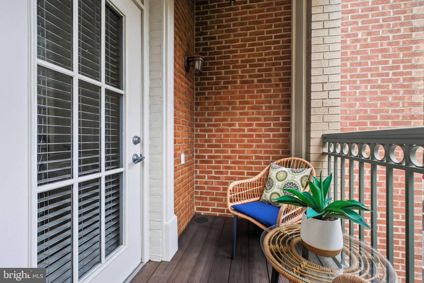 1115 CAMERON ST #215, ALEXANDRIA, Virginia 22314, 2 Bedrooms Bedrooms, ,2 BathroomsBathrooms,Residential,For sale,1115 CAMERON ST #215,VAAX2050368 MLS # VAAX2050368