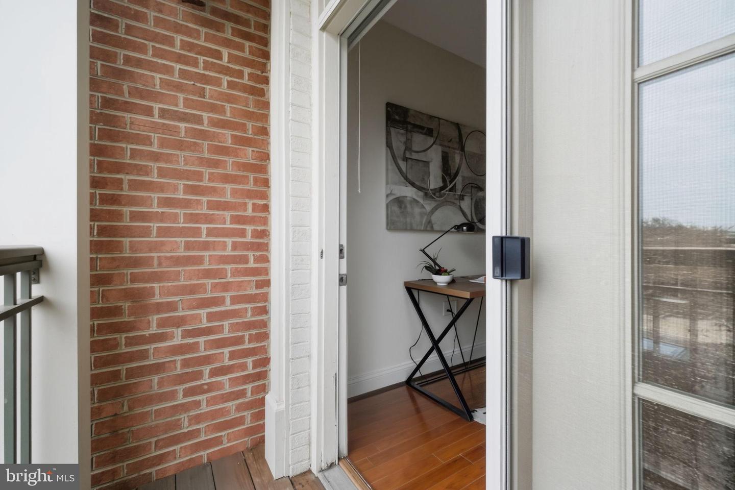 1115 CAMERON ST #215, ALEXANDRIA, Virginia 22314, 2 Bedrooms Bedrooms, ,2 BathroomsBathrooms,Residential,For sale,1115 CAMERON ST #215,VAAX2050368 MLS # VAAX2050368