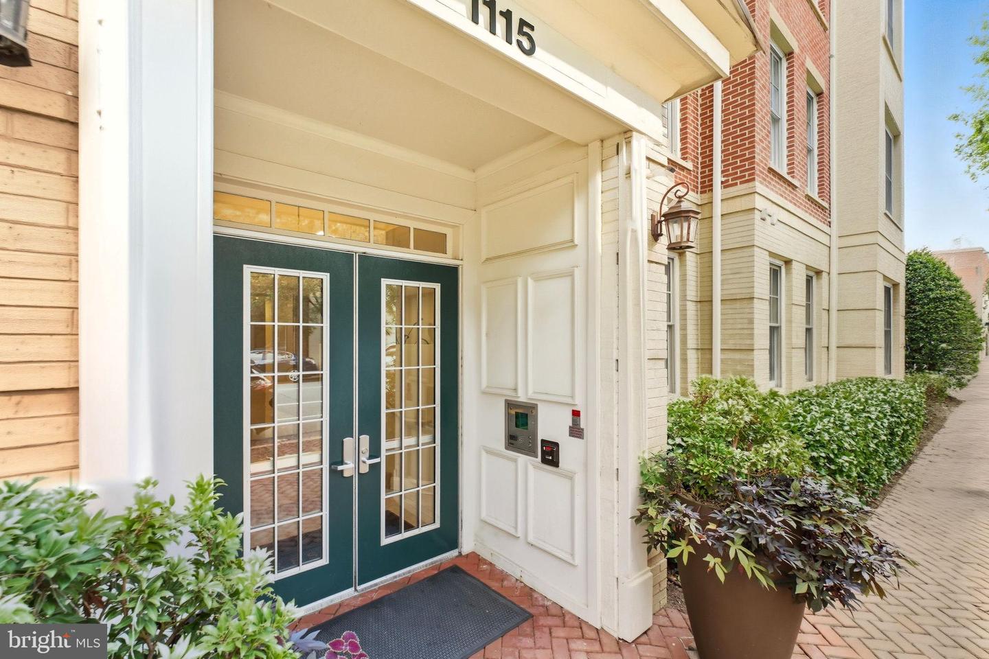 1115 CAMERON ST #215, ALEXANDRIA, Virginia 22314, 2 Bedrooms Bedrooms, ,2 BathroomsBathrooms,Residential,For sale,1115 CAMERON ST #215,VAAX2050368 MLS # VAAX2050368