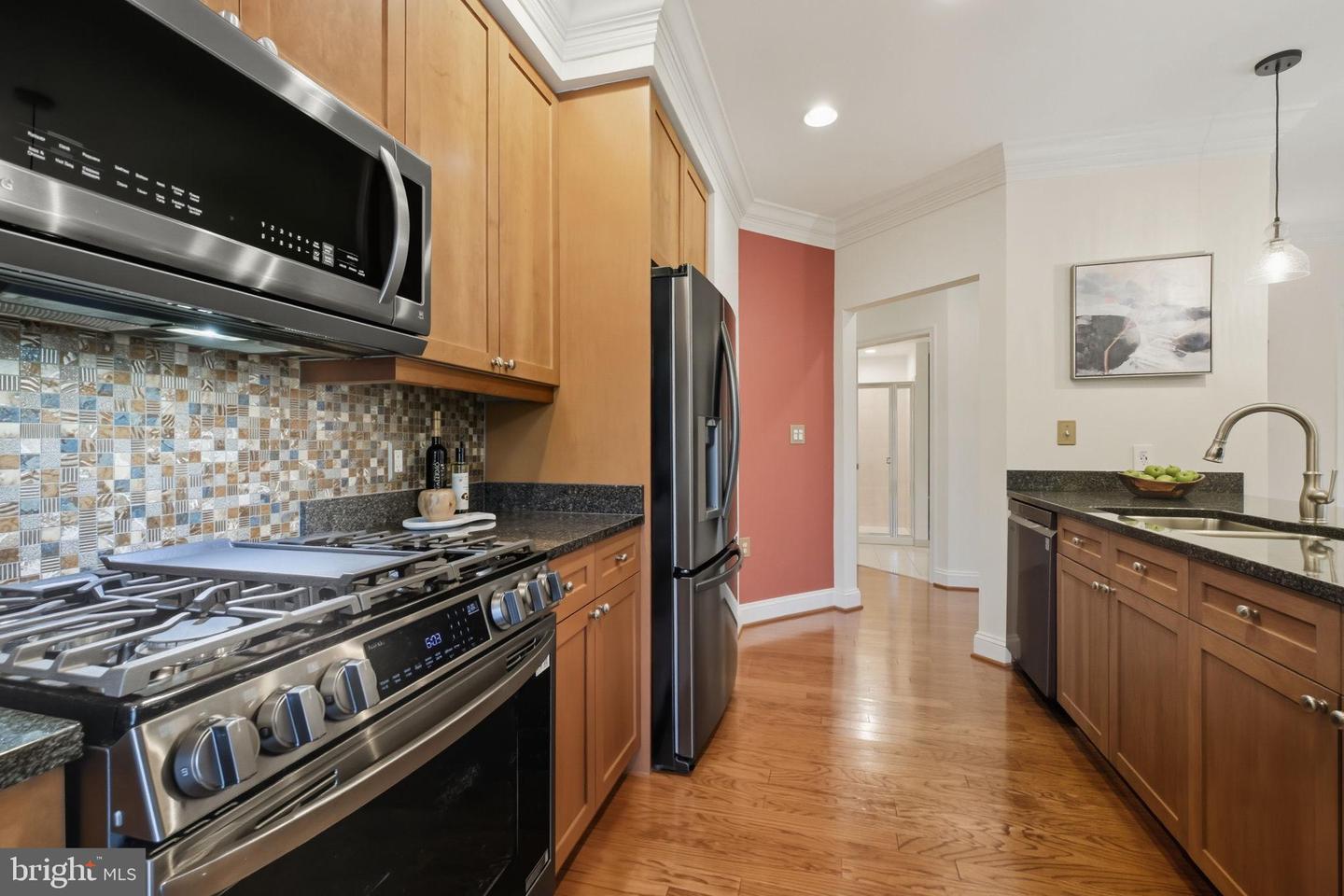 1115 CAMERON ST #215, ALEXANDRIA, Virginia 22314, 2 Bedrooms Bedrooms, ,2 BathroomsBathrooms,Residential,For sale,1115 CAMERON ST #215,VAAX2050368 MLS # VAAX2050368