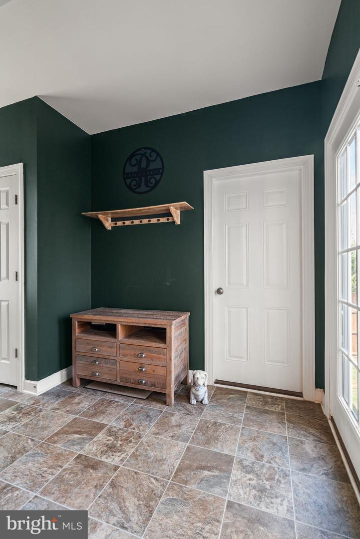102 ALMOND DR, STAFFORD, Virginia 22554, 5 Bedrooms Bedrooms, ,5 BathroomsBathrooms,Residential,For sale,102 ALMOND DR,VAST2043150 MLS # VAST2043150