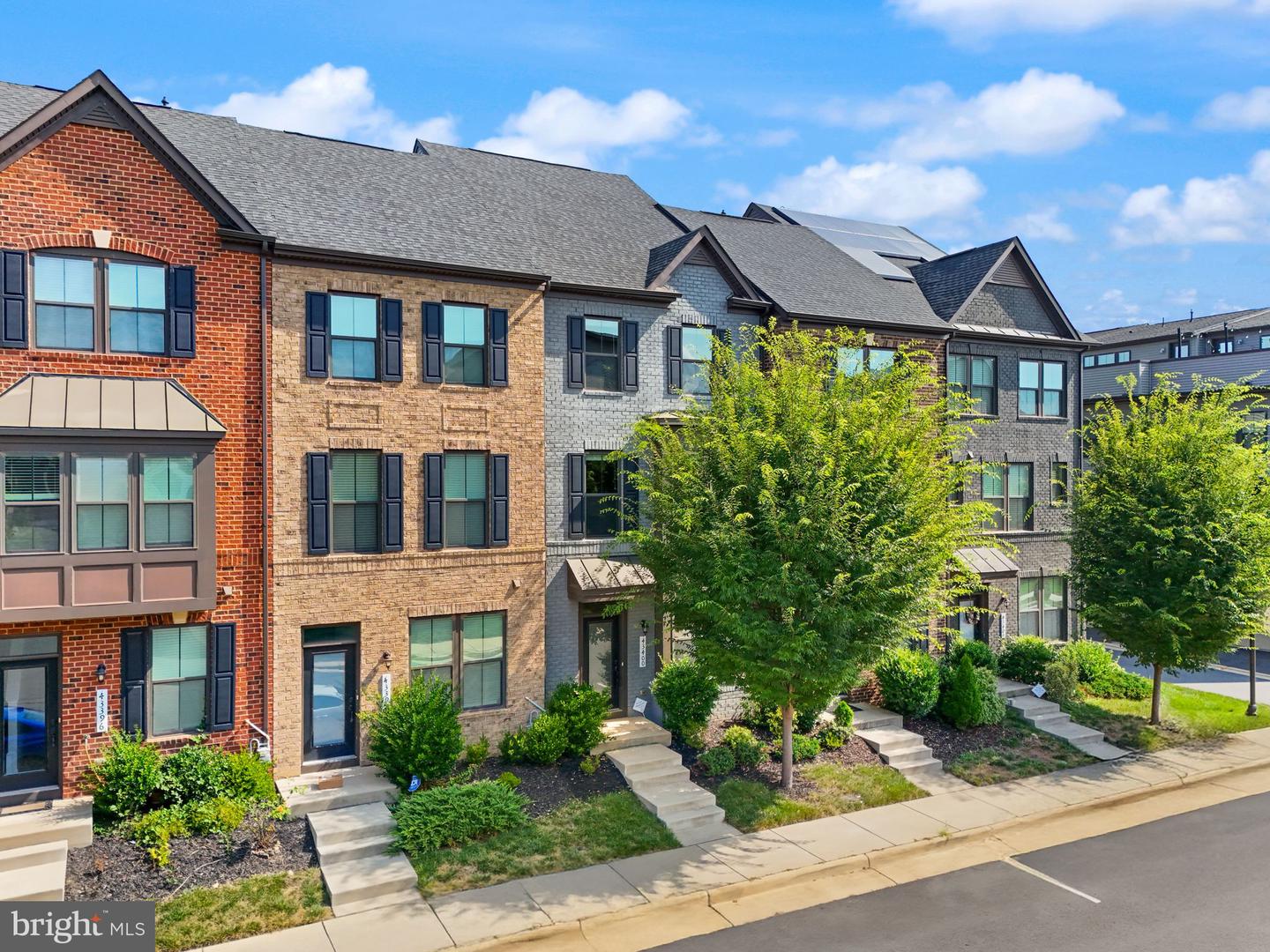 43400 APPLE ORCHARD SQ, ASHBURN, Virginia 20148, 3 Bedrooms Bedrooms, ,2 BathroomsBathrooms,Residential,For sale,43400 APPLE ORCHARD SQ,VALO2107954 MLS # VALO2107954