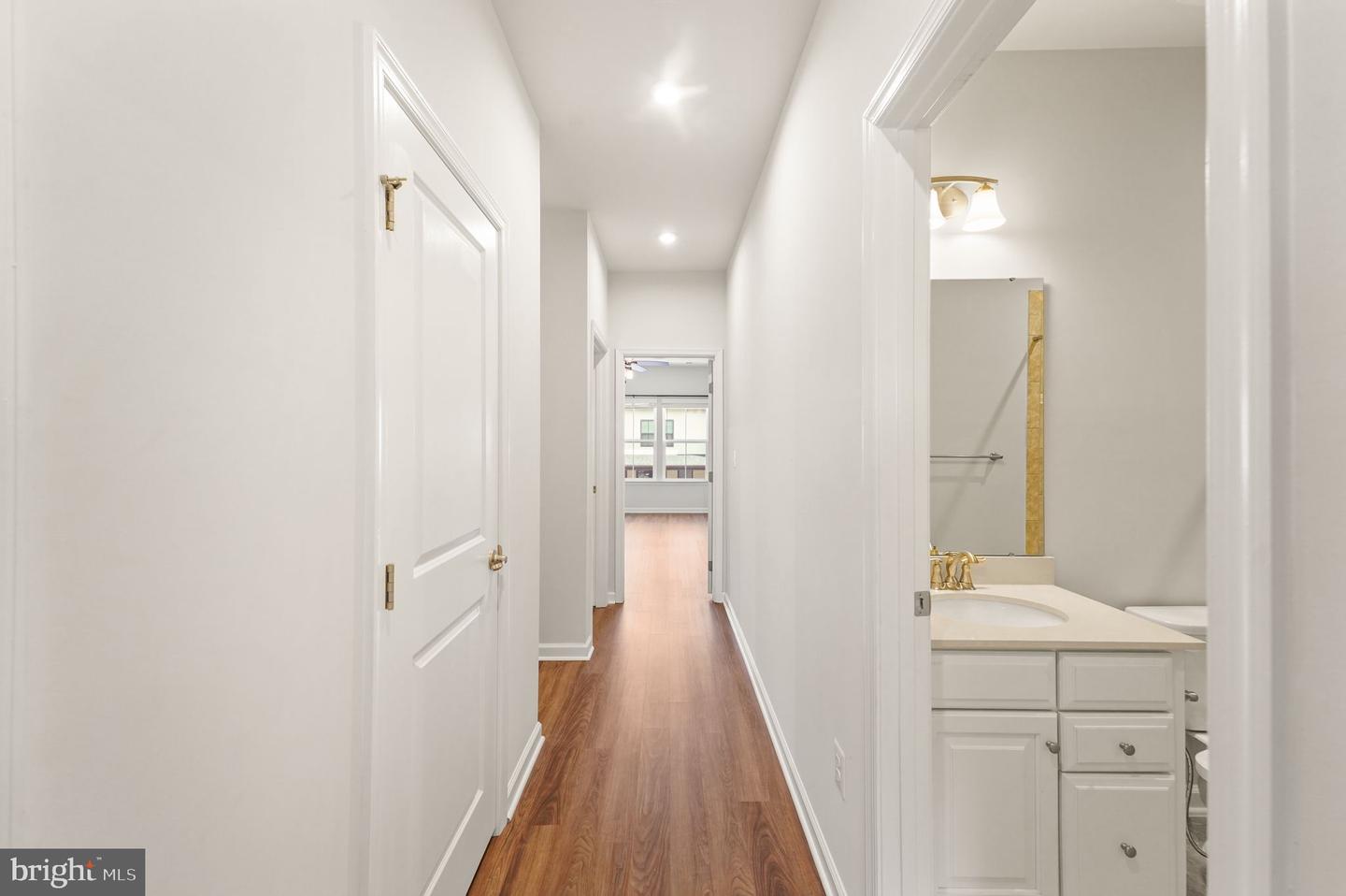 43400 APPLE ORCHARD SQ, ASHBURN, Virginia 20148, 3 Bedrooms Bedrooms, ,2 BathroomsBathrooms,Residential,For sale,43400 APPLE ORCHARD SQ,VALO2107954 MLS # VALO2107954