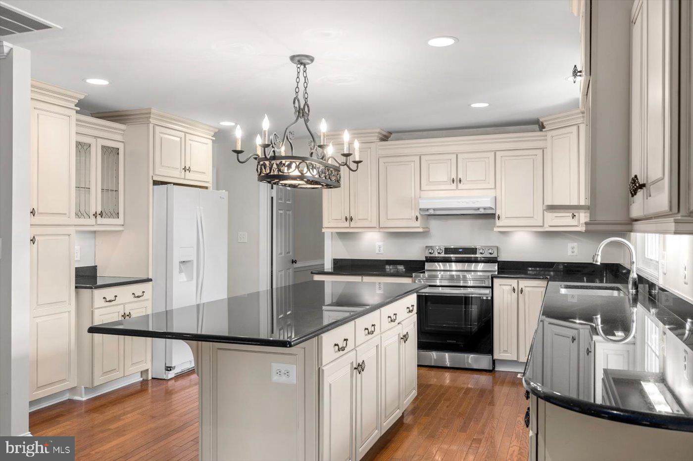 45 BOWLING FARM LN, FREDERICKSBURG, Virginia 22406, 4 Bedrooms Bedrooms, ,3 BathroomsBathrooms,Farm,For sale,45 BOWLING FARM LN,VAST2042768 MLS # VAST2042768