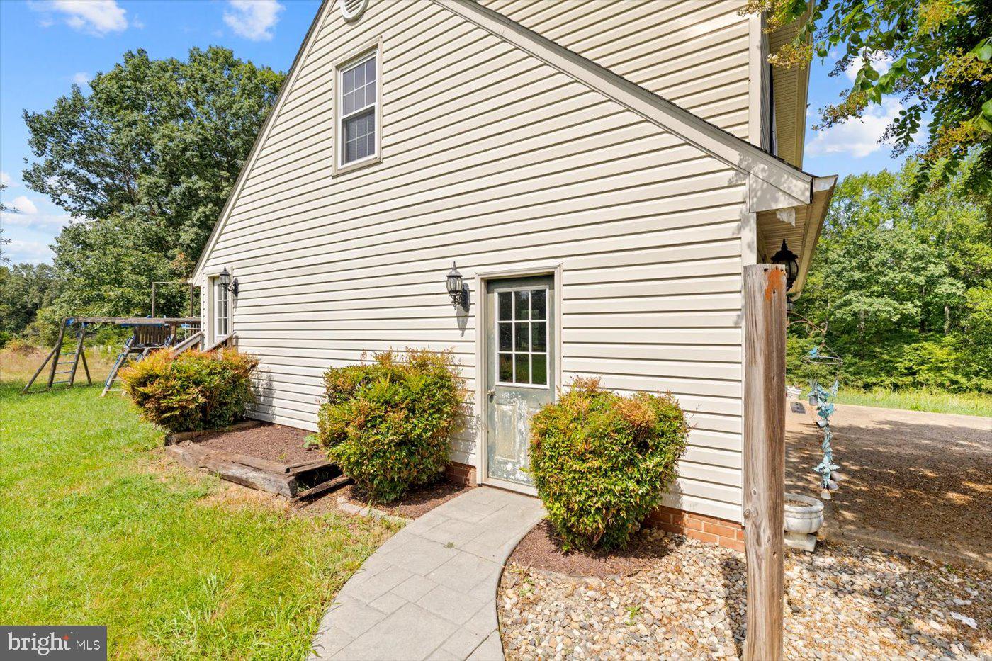 45 BOWLING FARM LN, FREDERICKSBURG, Virginia 22406, 4 Bedrooms Bedrooms, ,3 BathroomsBathrooms,Farm,For sale,45 BOWLING FARM LN,VAST2042768 MLS # VAST2042768