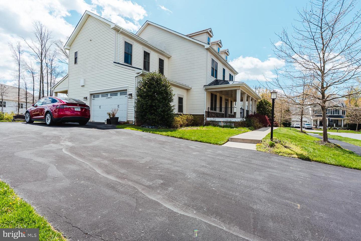24814 BARRINGTON GROVE CT, ALDIE, Virginia 20105, 5 Bedrooms Bedrooms, ,4 BathroomsBathrooms,Residential,For sale,24814 BARRINGTON GROVE CT,VALO2091260 MLS # VALO2091260