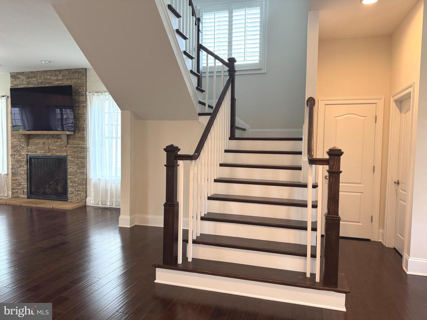 24814 BARRINGTON GROVE CT, ALDIE, Virginia 20105, 5 Bedrooms Bedrooms, ,4 BathroomsBathrooms,Residential,For sale,24814 BARRINGTON GROVE CT,VALO2091260 MLS # VALO2091260