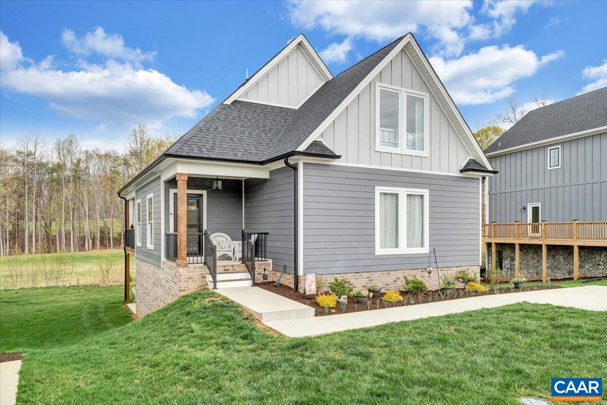 111 RETREAT LN, HUDDLESTON, Virginia 24104, 3 Bedrooms Bedrooms, ,2 BathroomsBathrooms,Residential,111 RETREAT LN,668071 MLS # 668071
