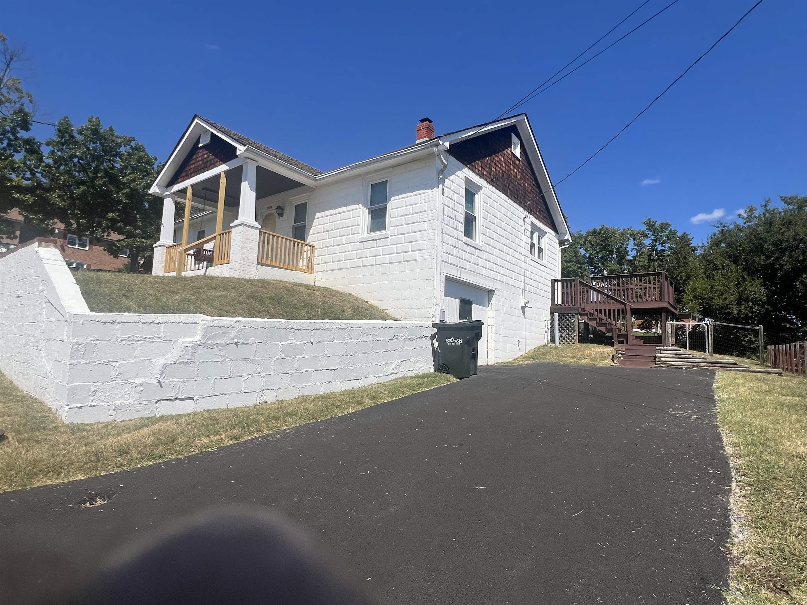 2109 ORANGE ST, STAUNTON, Virginia 24401, 3 Bedrooms Bedrooms, ,1 BathroomBathrooms,Residential,2109 ORANGE ST,668973 MLS # 668973