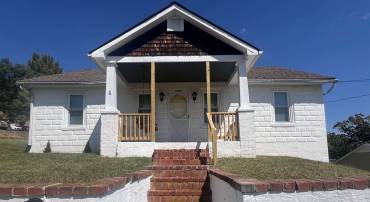 2109 ORANGE ST, STAUNTON, Virginia 24401, 3 Bedrooms Bedrooms, ,1 BathroomBathrooms,Residential,2109 ORANGE ST,668973 MLS # 668973