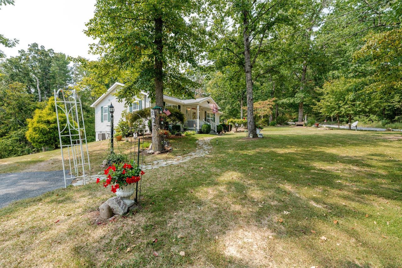 142 WHIPPOORWILL LN, LURAY, Virginia 22835, 2 Bedrooms Bedrooms, ,1 BathroomBathrooms,Residential,142 WHIPPOORWILL LN,669544 MLS # 669544
