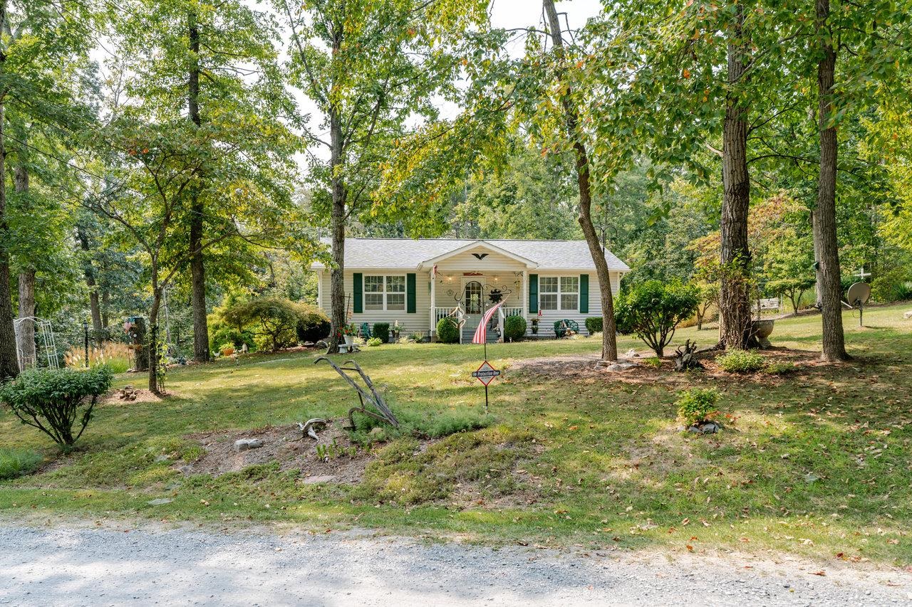 142 WHIPPOORWILL LN, LURAY, Virginia 22835, 2 Bedrooms Bedrooms, ,1 BathroomBathrooms,Residential,142 WHIPPOORWILL LN,669544 MLS # 669544
