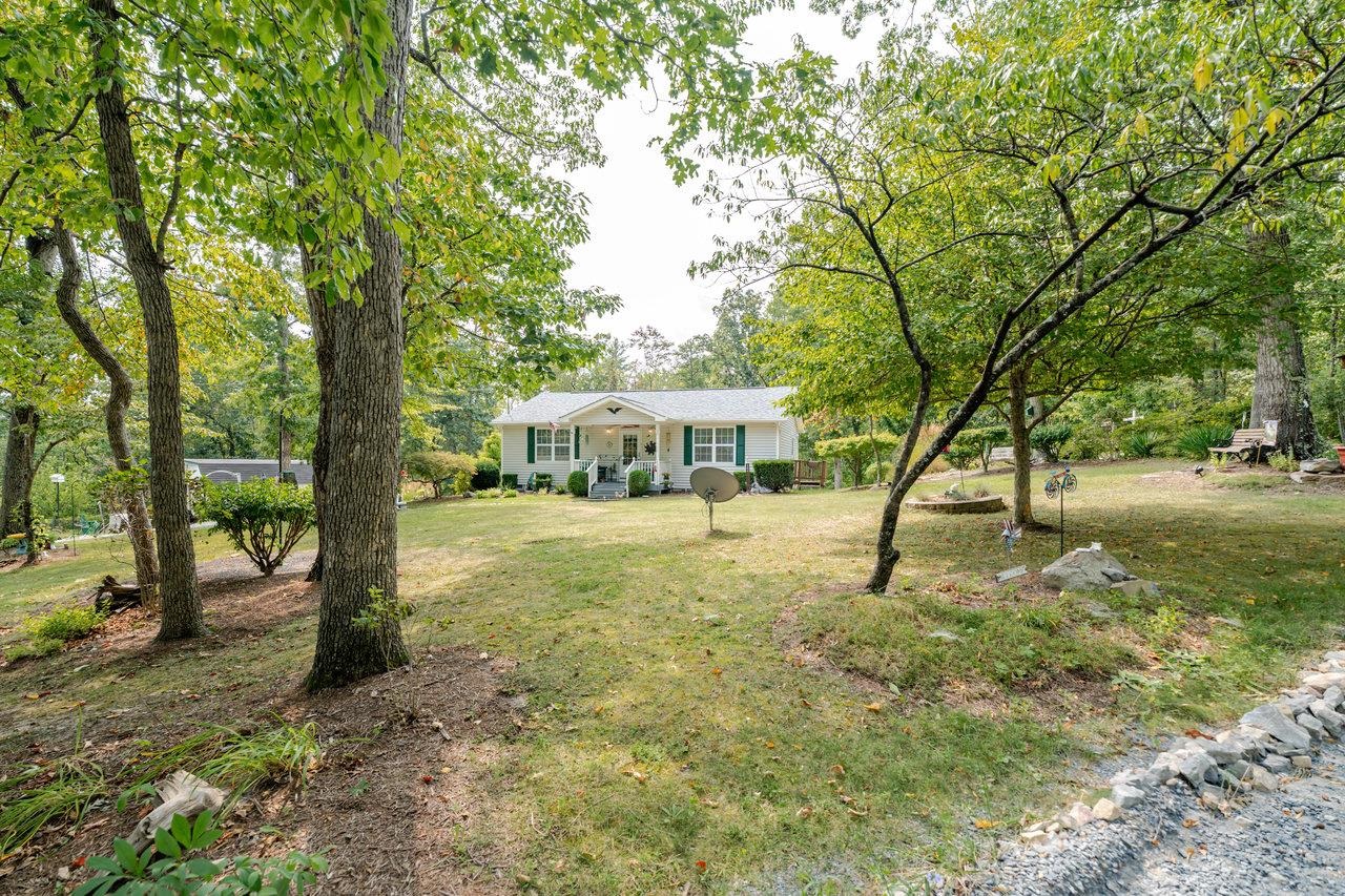 142 WHIPPOORWILL LN, LURAY, Virginia 22835, 2 Bedrooms Bedrooms, ,1 BathroomBathrooms,Residential,142 WHIPPOORWILL LN,669544 MLS # 669544