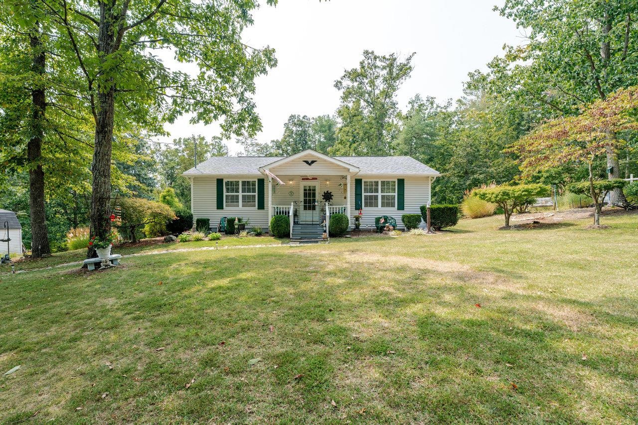 142 WHIPPOORWILL LN, LURAY, Virginia 22835, 2 Bedrooms Bedrooms, ,1 BathroomBathrooms,Residential,142 WHIPPOORWILL LN,669544 MLS # 669544
