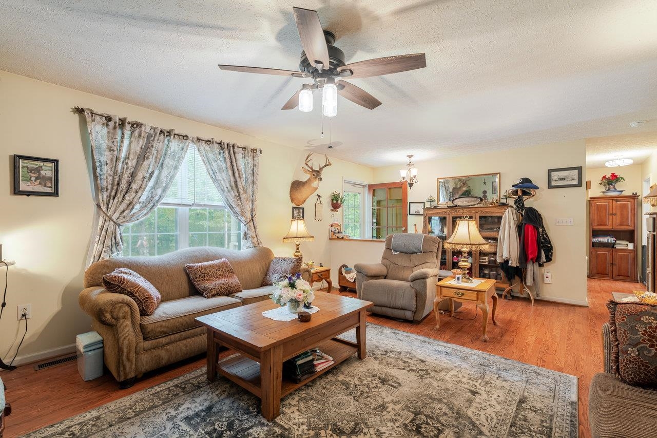 142 WHIPPOORWILL LN, LURAY, Virginia 22835, 2 Bedrooms Bedrooms, ,1 BathroomBathrooms,Residential,142 WHIPPOORWILL LN,669544 MLS # 669544