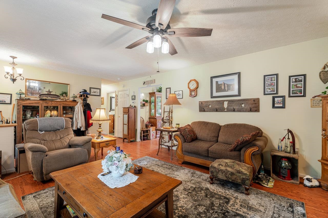 142 WHIPPOORWILL LN, LURAY, Virginia 22835, 2 Bedrooms Bedrooms, ,1 BathroomBathrooms,Residential,142 WHIPPOORWILL LN,669544 MLS # 669544