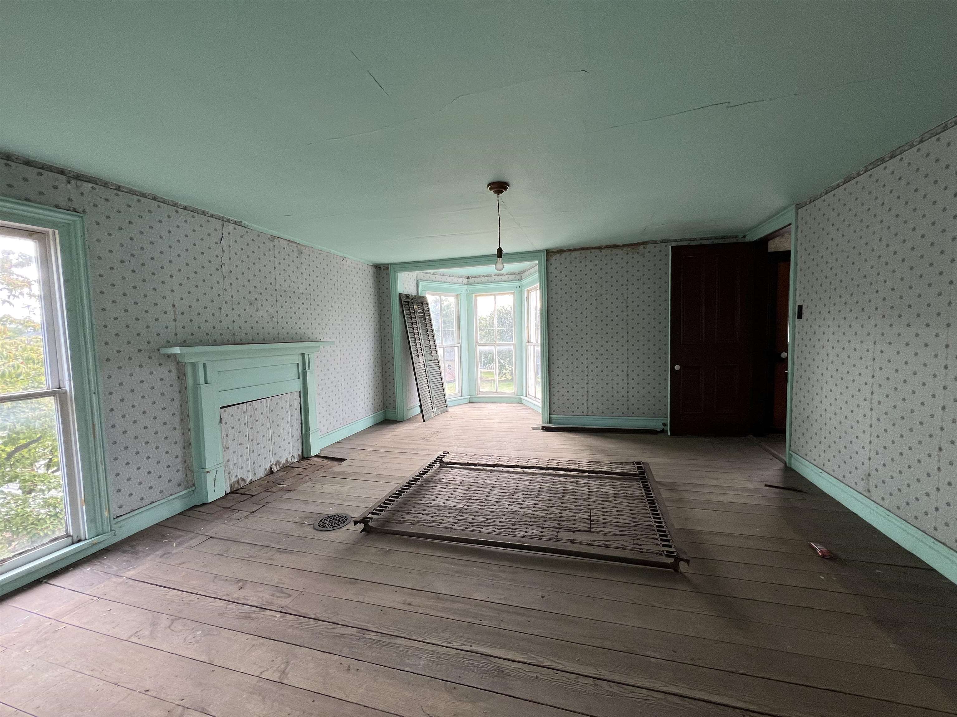 255 S MAIN ST, MOUNT CRAWFORD, Virginia 22841, 4 Bedrooms Bedrooms, ,1 BathroomBathrooms,Residential,255 S MAIN ST,669545 MLS # 669545