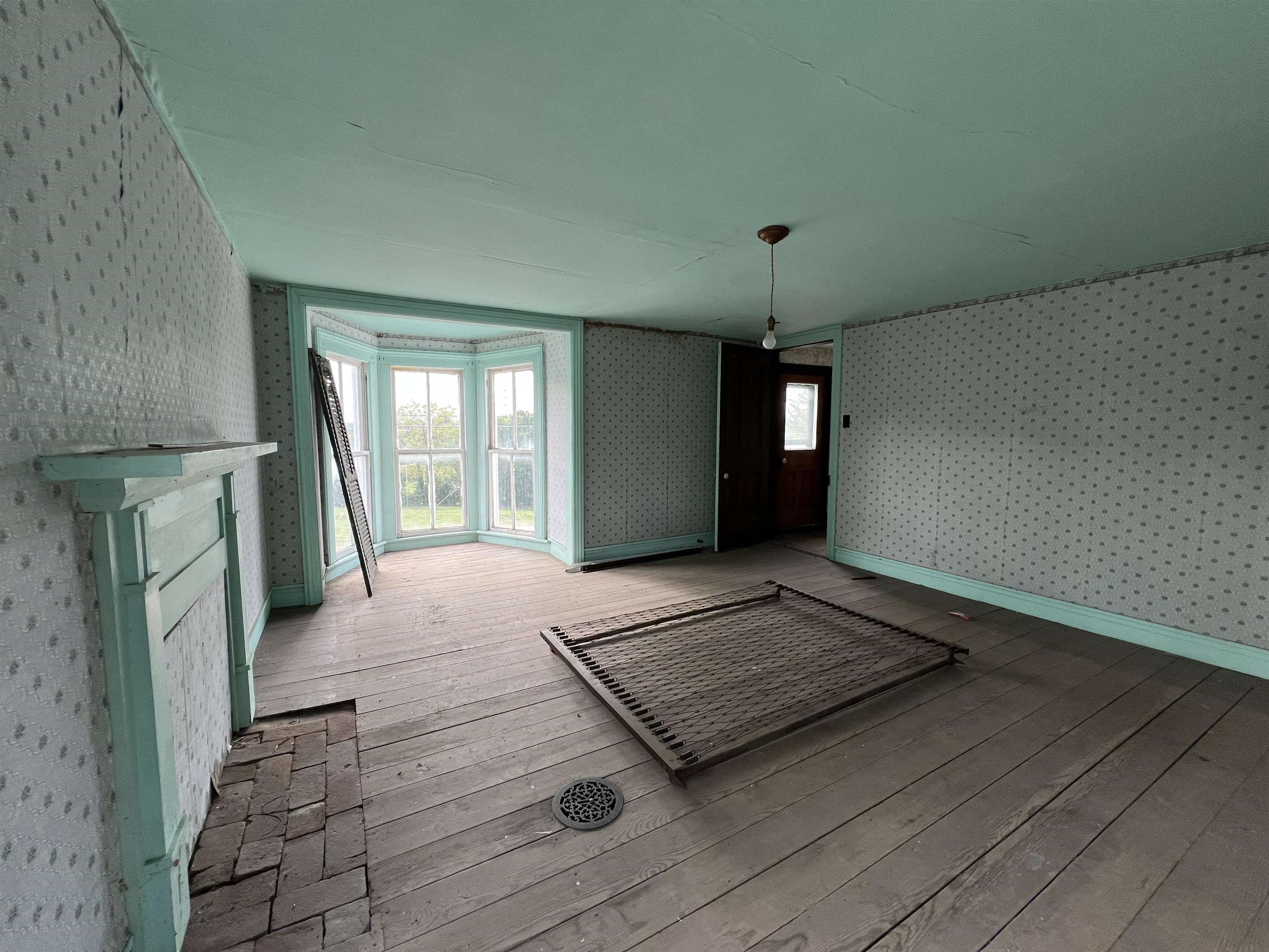 255 S MAIN ST, MOUNT CRAWFORD, Virginia 22841, 4 Bedrooms Bedrooms, ,1 BathroomBathrooms,Residential,255 S MAIN ST,669545 MLS # 669545