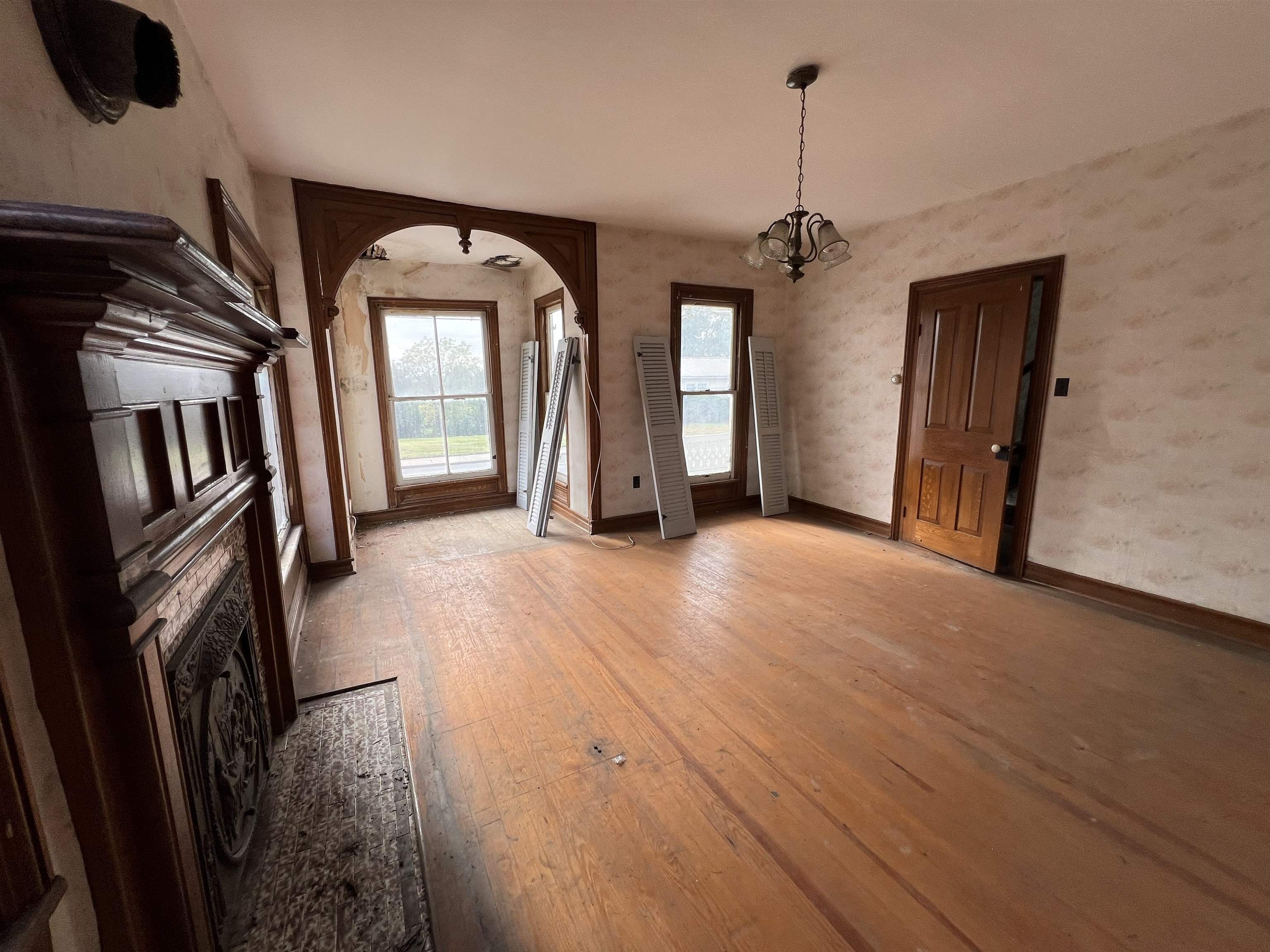 255 S MAIN ST, MOUNT CRAWFORD, Virginia 22841, 4 Bedrooms Bedrooms, ,1 BathroomBathrooms,Residential,255 S MAIN ST,669545 MLS # 669545