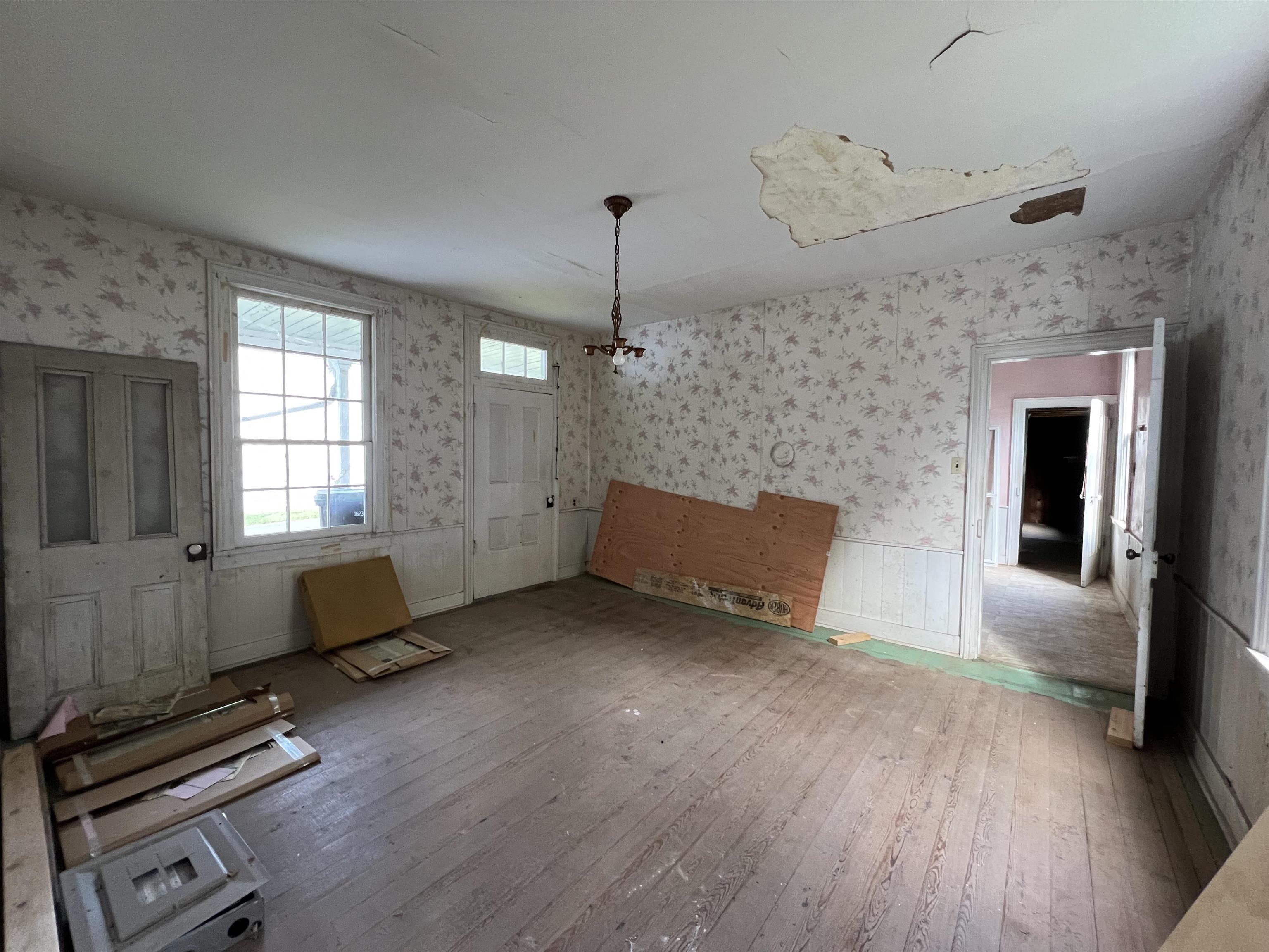 255 S MAIN ST, MOUNT CRAWFORD, Virginia 22841, 4 Bedrooms Bedrooms, ,1 BathroomBathrooms,Residential,255 S MAIN ST,669545 MLS # 669545