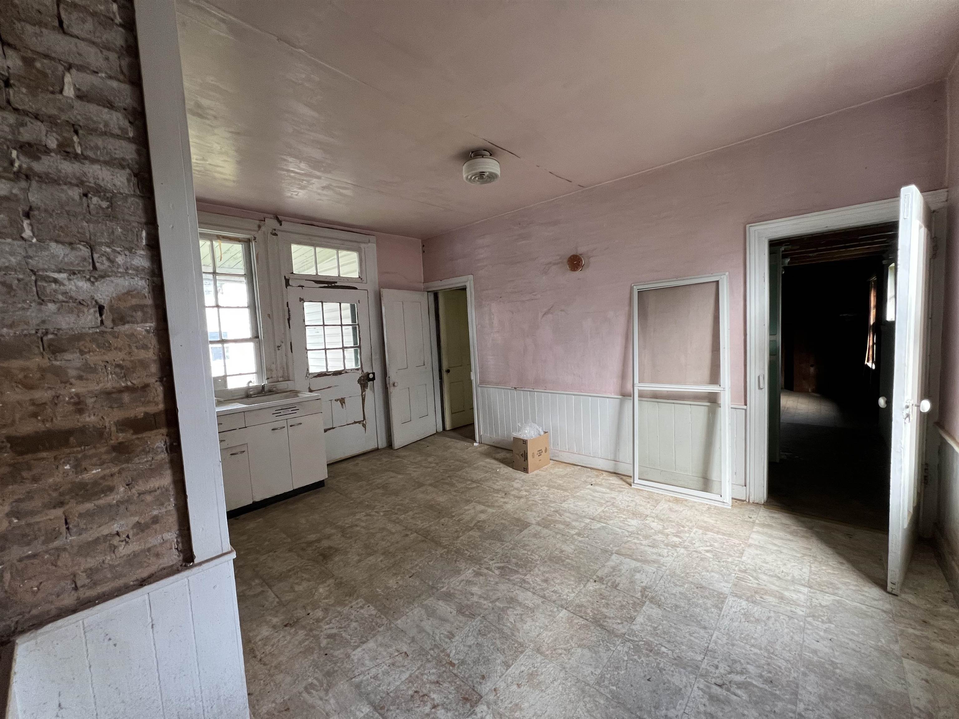 255 S MAIN ST, MOUNT CRAWFORD, Virginia 22841, 4 Bedrooms Bedrooms, ,1 BathroomBathrooms,Residential,255 S MAIN ST,669545 MLS # 669545