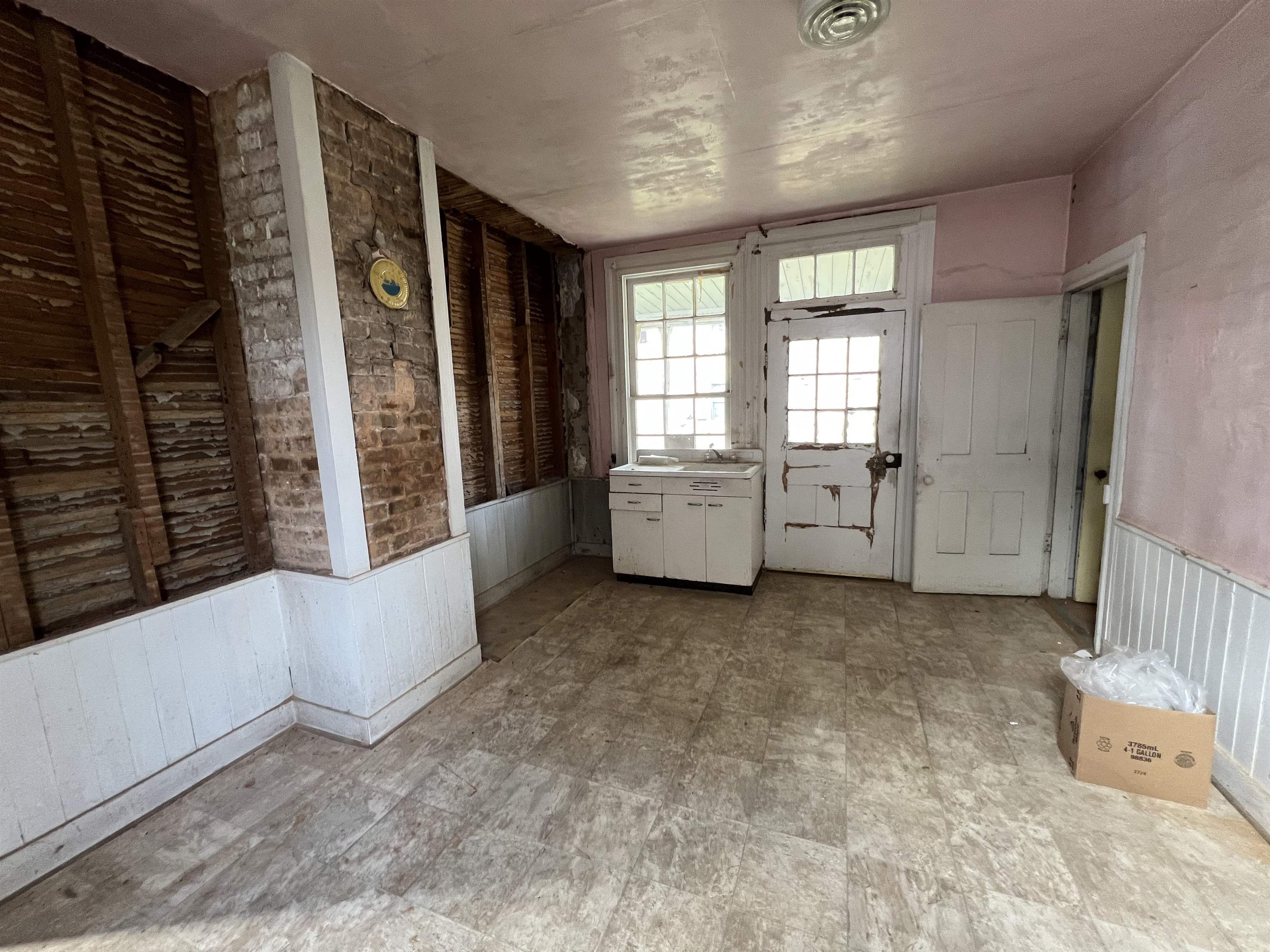 255 S MAIN ST, MOUNT CRAWFORD, Virginia 22841, 4 Bedrooms Bedrooms, ,1 BathroomBathrooms,Residential,255 S MAIN ST,669545 MLS # 669545