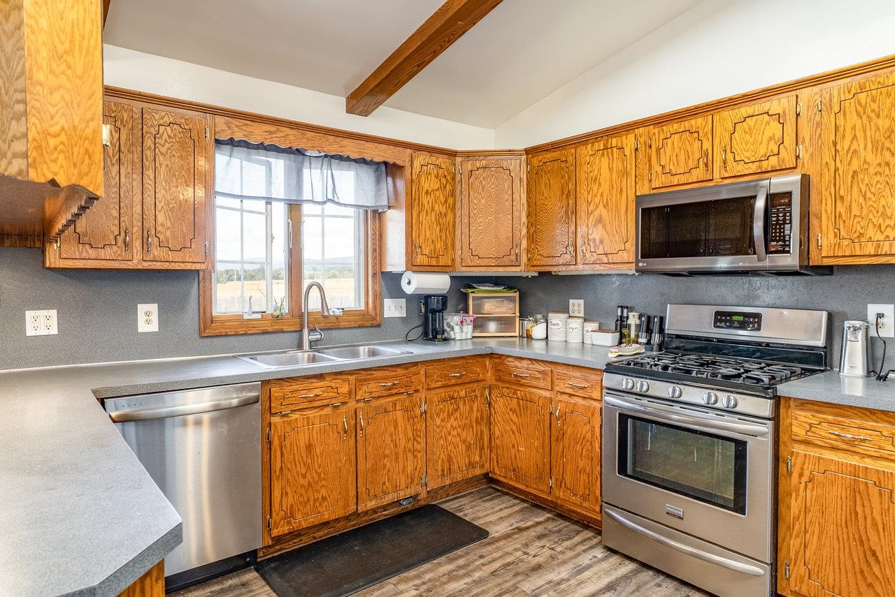 8213 ROBINSON RD, DAYTON, Virginia 22821, 3 Bedrooms Bedrooms, ,2 BathroomsBathrooms,Residential,8213 ROBINSON RD,669550 MLS # 669550