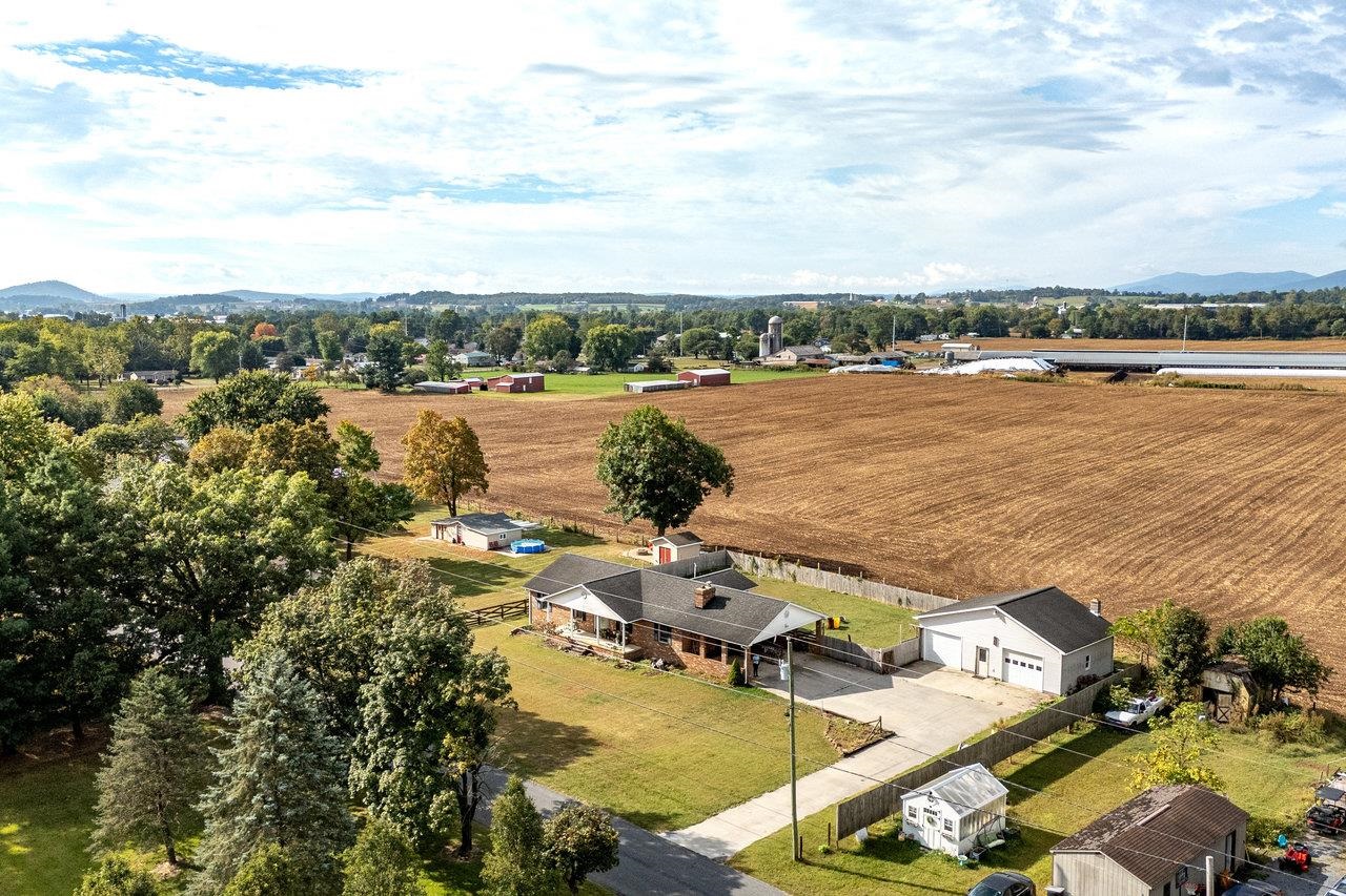 8213 ROBINSON RD, DAYTON, Virginia 22821, 3 Bedrooms Bedrooms, ,2 BathroomsBathrooms,Residential,8213 ROBINSON RD,669550 MLS # 669550
